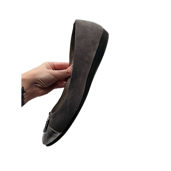 A2 by Aerosoles Trend Book Grey Suede Silver Cap Toe Flat Slip On Women 9.5 - Picture 4 of 8
